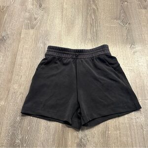 Lululemon black highwaisted shorts size 4